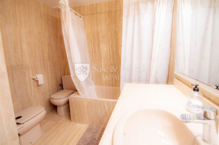 Image No.20-3 Bed Flat for sale