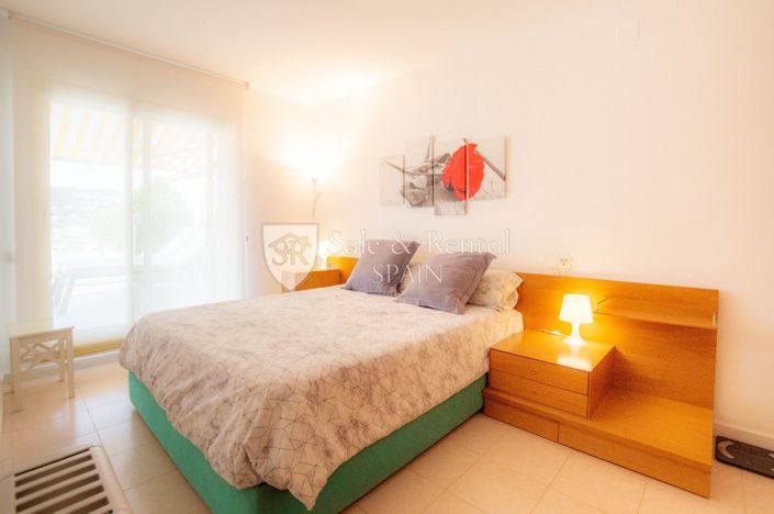 Image No.24-3 Bed Flat for sale