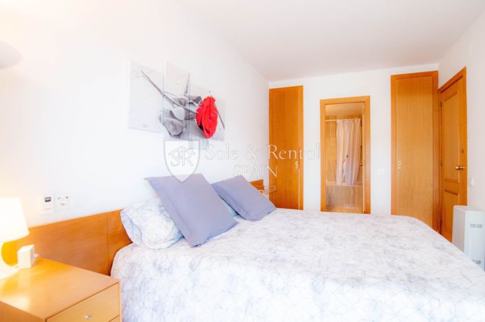 Image No.25-3 Bed Flat for sale