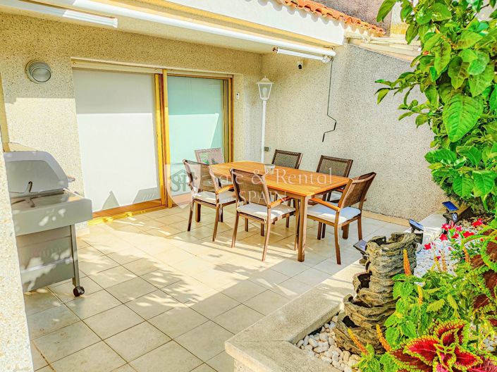 Image No.40-3 Bed Flat for sale