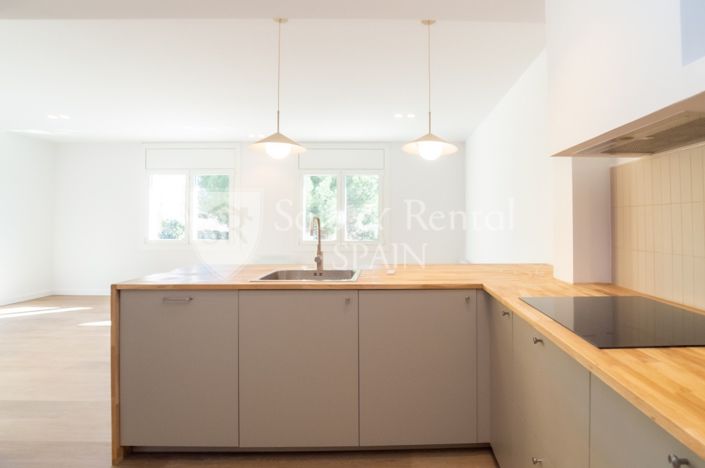 Image No.12-3 Bed Townhouse for sale