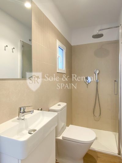 Image No.15-3 Bed Townhouse for sale