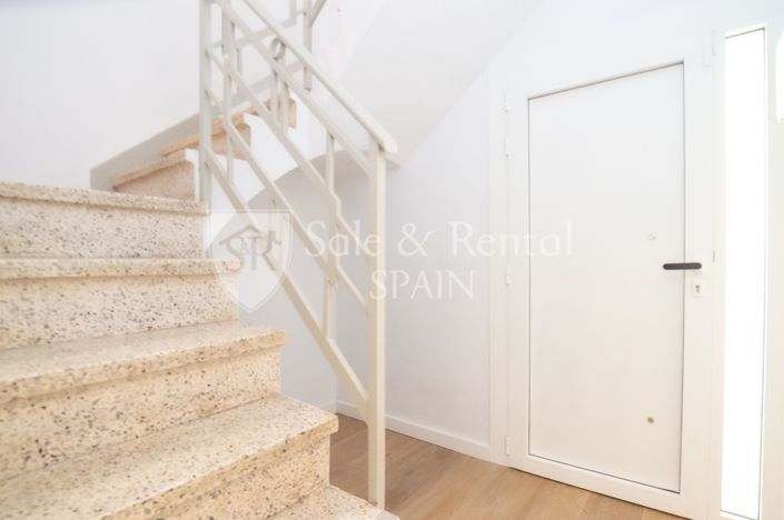 Image No.17-3 Bed Townhouse for sale