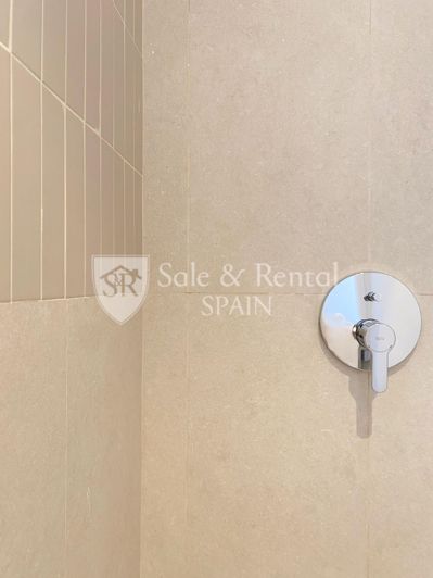 Image No.18-3 Bed Townhouse for sale