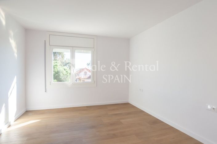 Image No.24-3 Bed Townhouse for sale