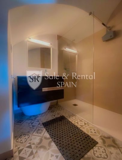 Image No.15-3 Bed Flat for sale