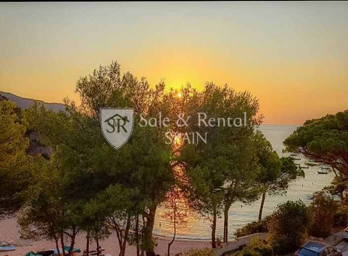 Image No.18-3 Bed Flat for sale