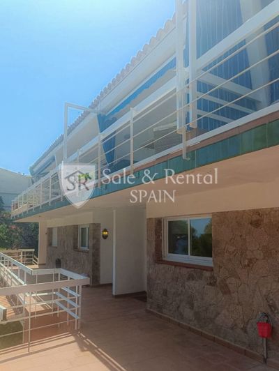 Image No.23-3 Bed Flat for sale