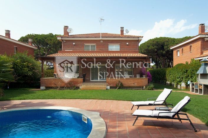 Image No.4-6 Bed Villa for sale