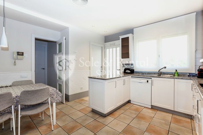 Image No.7-6 Bed Villa for sale