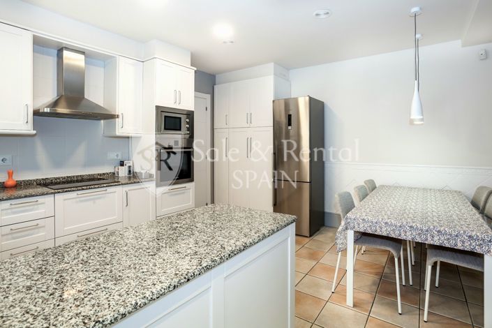 Image No.9-6 Bed Villa for sale