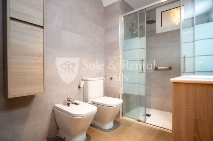 Image No.11-3 Bed Flat for sale