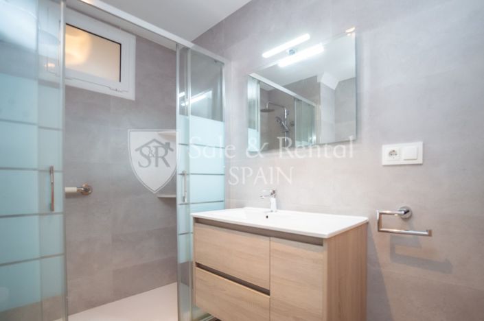 Image No.12-3 Bed Flat for sale