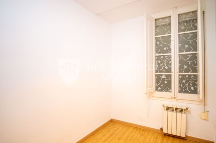 Image No.13-3 Bed Flat for sale