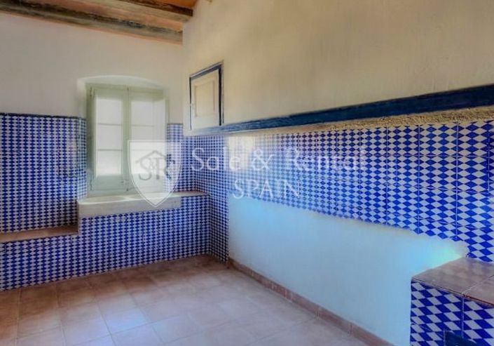 Image No.13-7 Bed Villa for sale