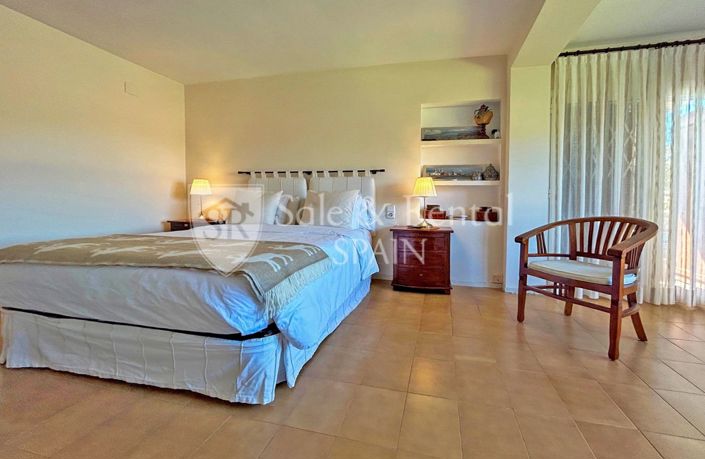 Image No.15-4 Bed Villa for sale