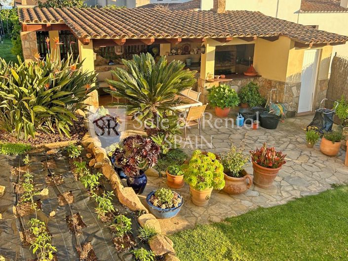 Image No.18-4 Bed Villa for sale