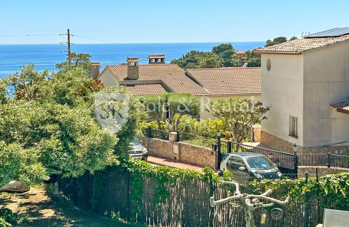 Image No.2-4 Bed Villa for sale