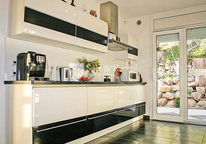 Image No.10-4 Bed Villa for sale