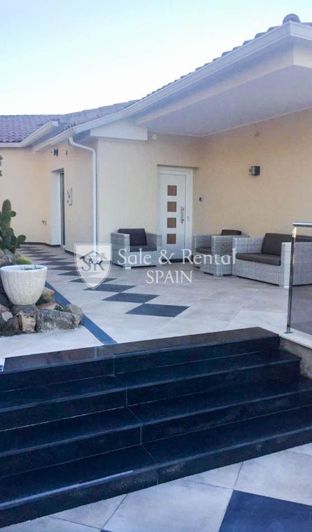 Image No.3-4 Bed Villa for sale