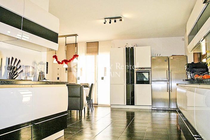 Image No.8-4 Bed Villa for sale