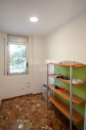 Image No.15-5 Bed Property for sale