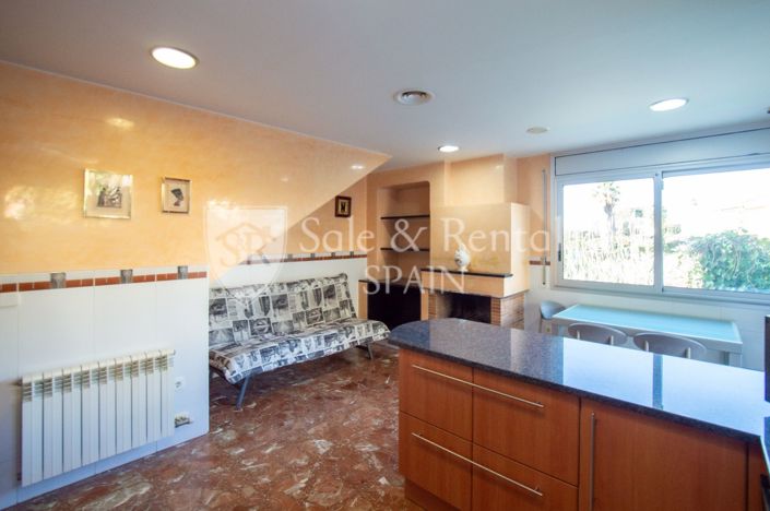 Image No.20-5 Bed Property for sale