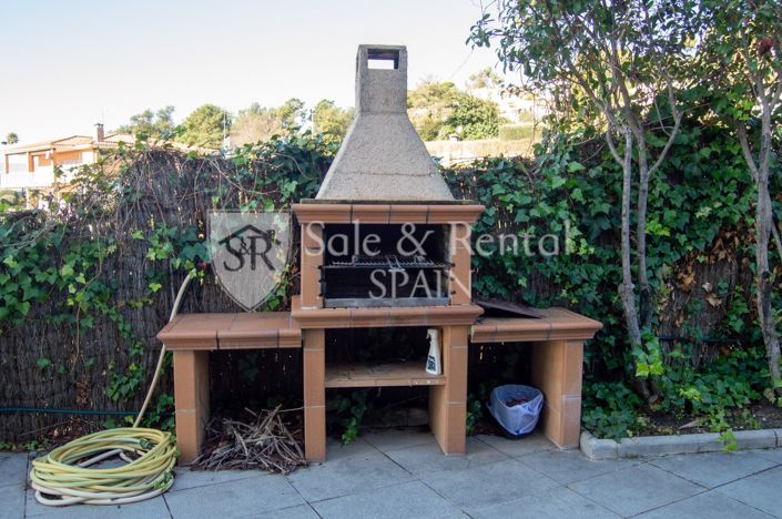 Image No.22-5 Bed Property for sale