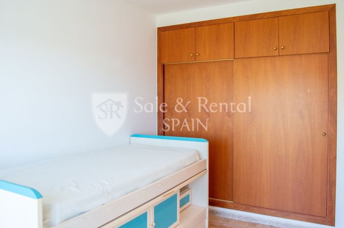 Image No.28-5 Bed Property for sale