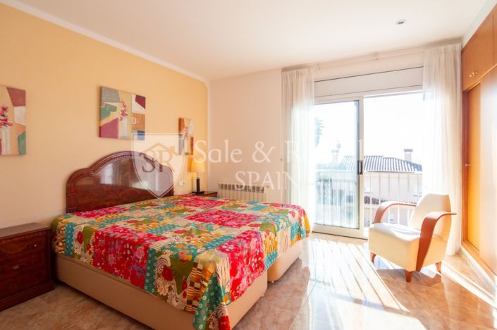 Image No.35-5 Bed Property for sale