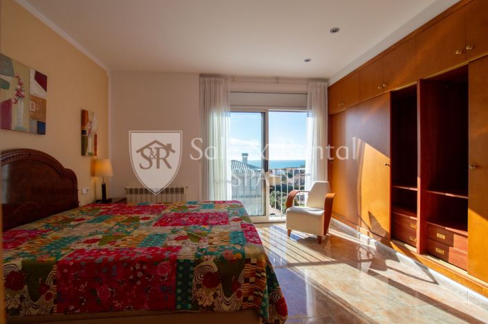 Image No.37-5 Bed Property for sale