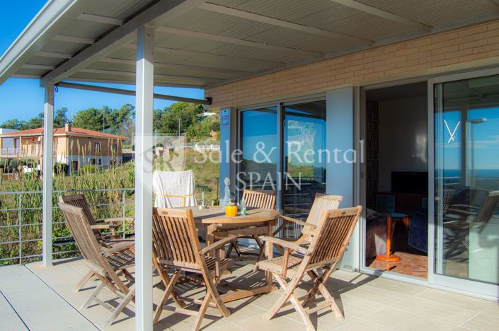 Image No.10-5 Bed Property for sale