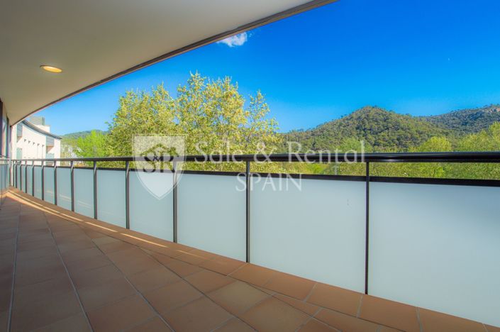 Image No.13-3 Bed Flat for sale