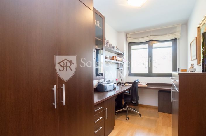 Image No.26-3 Bed Flat for sale