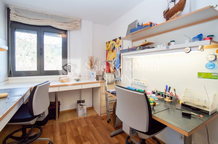 Image No.30-3 Bed Flat for sale