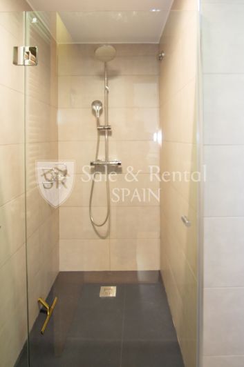 Image No.32-3 Bed Flat for sale