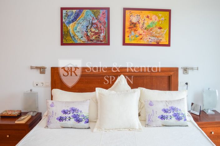 Image No.36-3 Bed Flat for sale