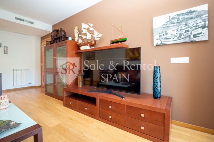 Image No.9-3 Bed Flat for sale