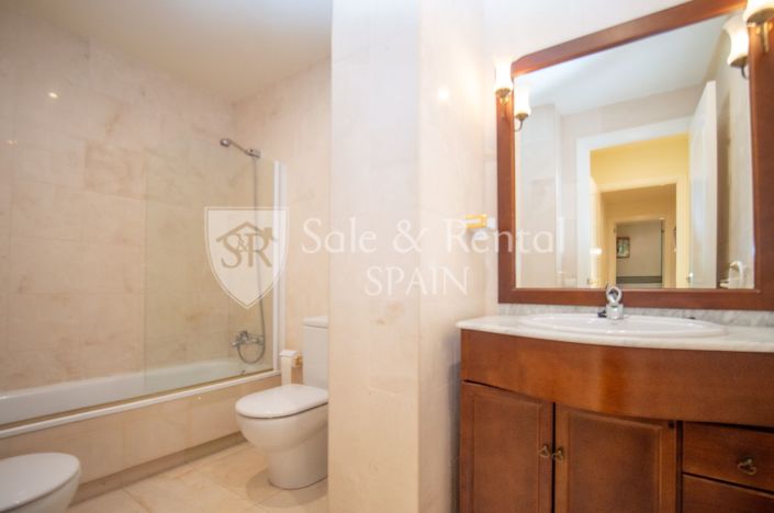 Image No.19-3 Bed Flat for sale