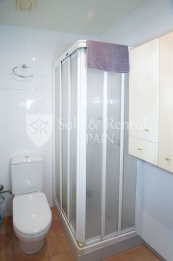 Image No.32-3 Bed Flat for sale