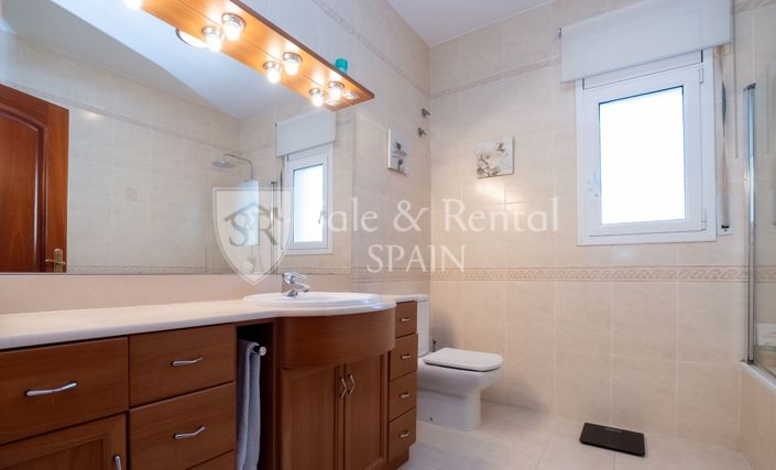 Image No.26-4 Bed Villa for sale