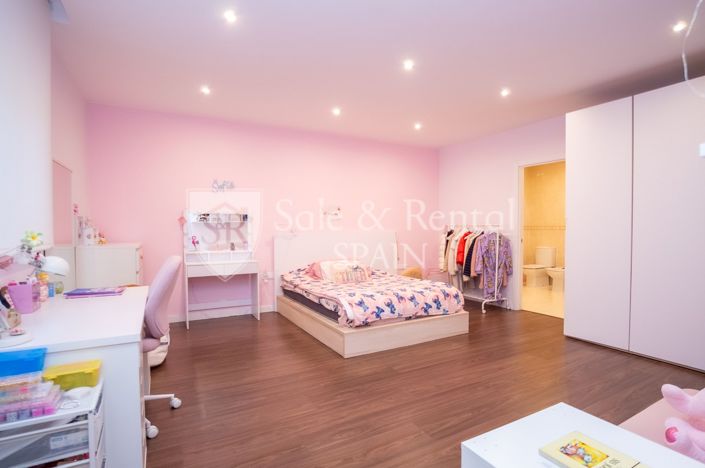 Image No.35-4 Bed Villa for sale