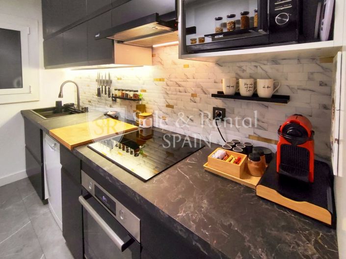 Image No.10-4 Bed Flat for sale