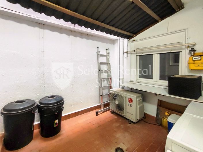 Image No.13-4 Bed Flat for sale