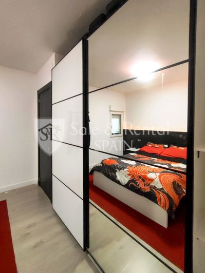 Image No.19-4 Bed Flat for sale