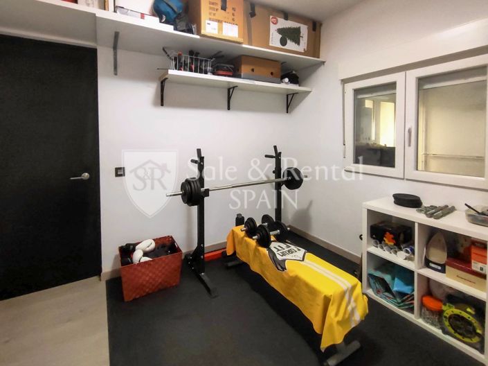 Image No.30-4 Bed Flat for sale