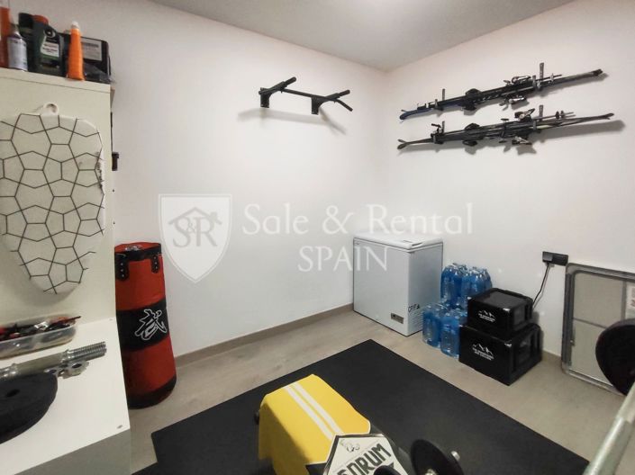 Image No.32-4 Bed Flat for sale