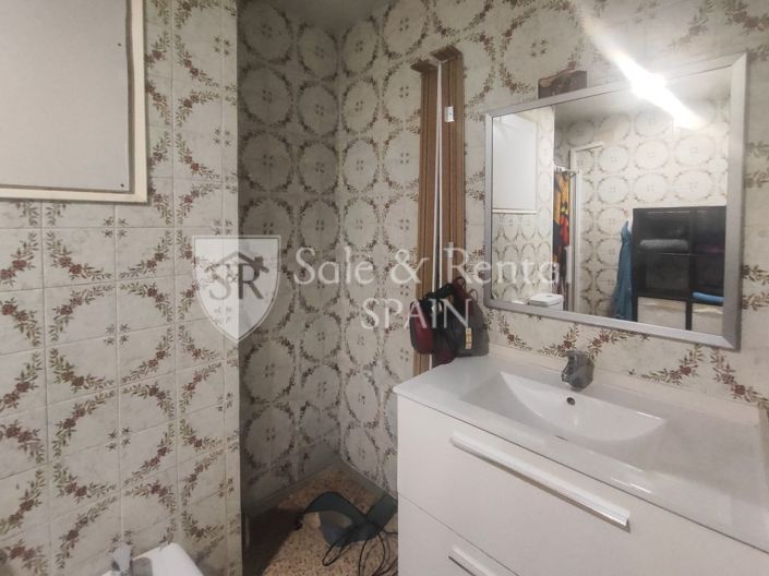 Image No.35-4 Bed Flat for sale