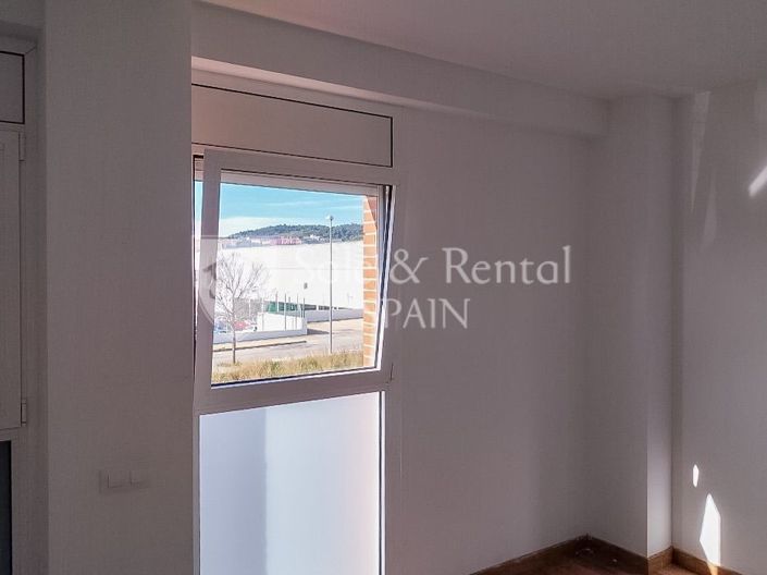 Image No.18-5 Bed Property for sale