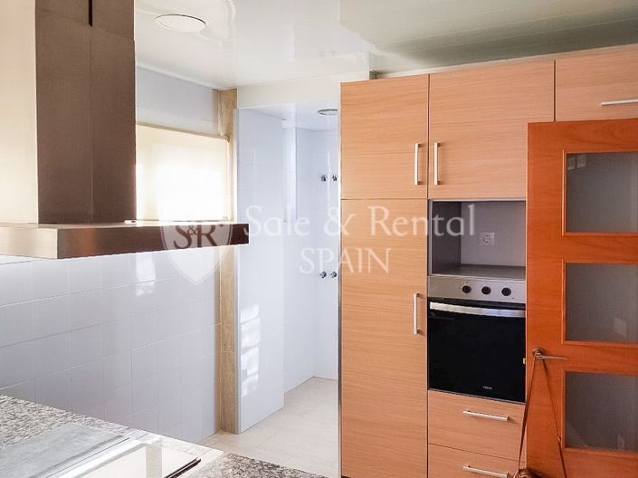 Image No.7-5 Bed Property for sale